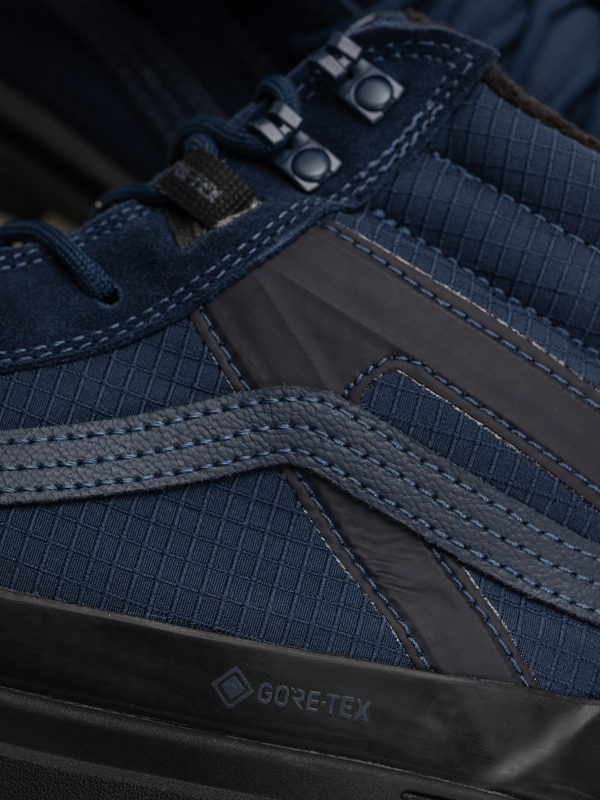 Vans Sk8 Hi Gore Tex Insulated Mte Cipők (true navy)