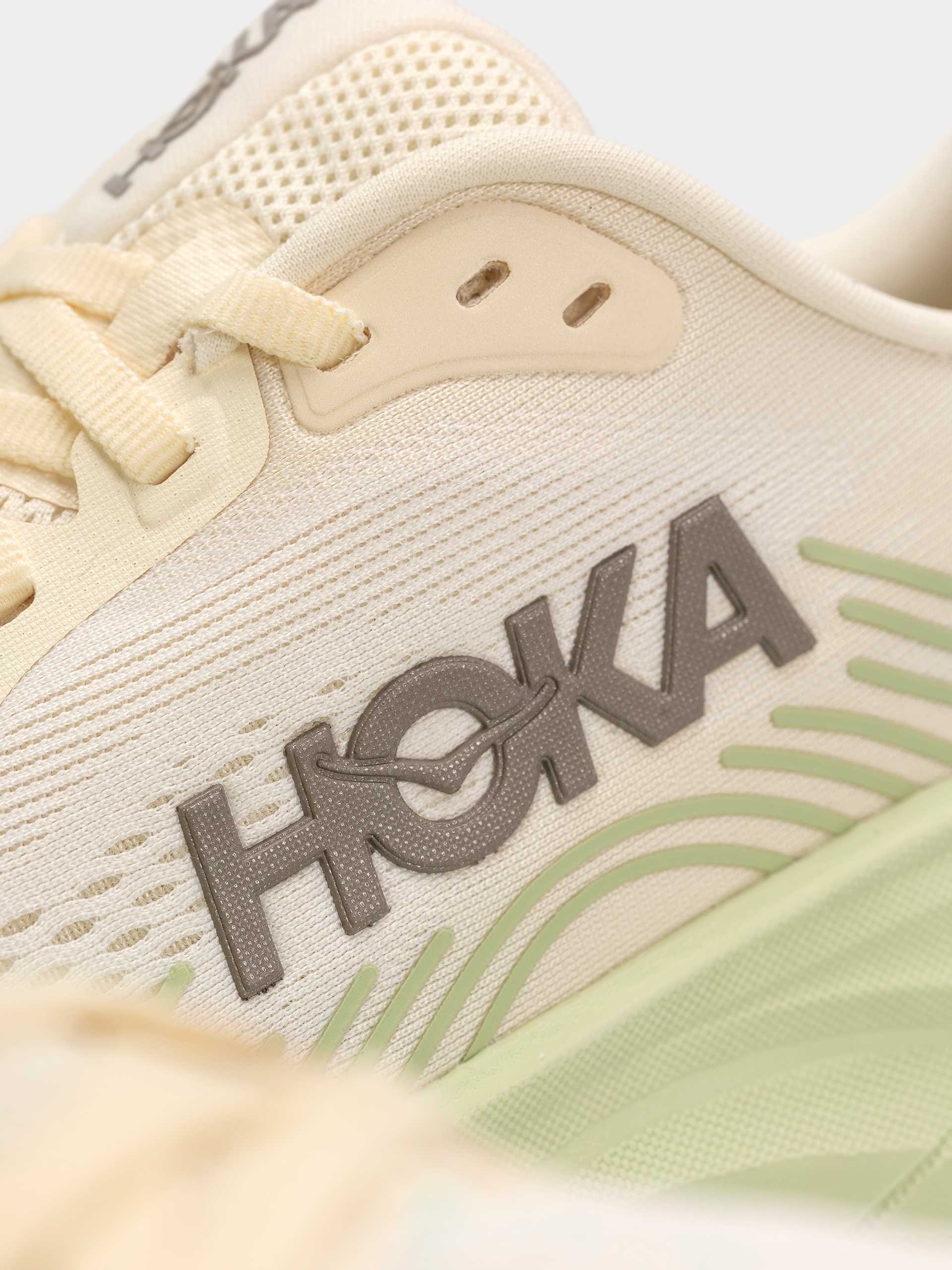 Hoka Clifton 11 Wmn Cipők (alabaster/morning dew)