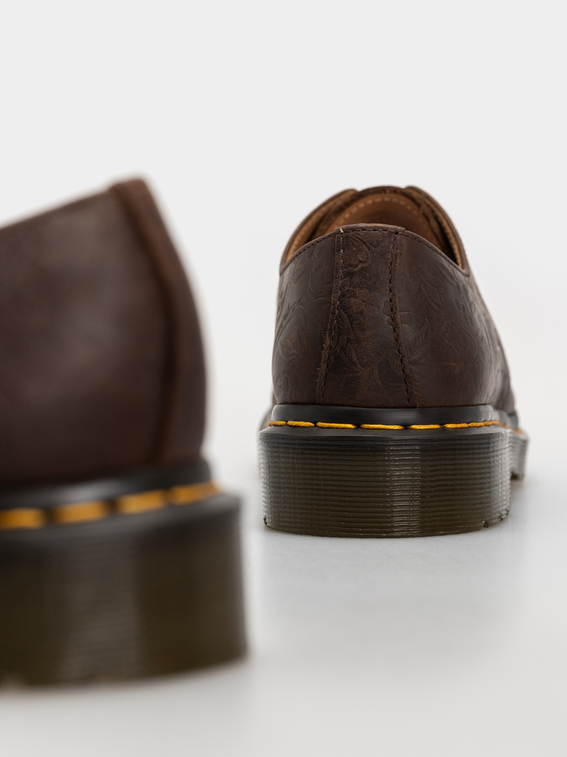 Dr. Martens 1461 Emboss Floral Wmn Cipők (dark brown)