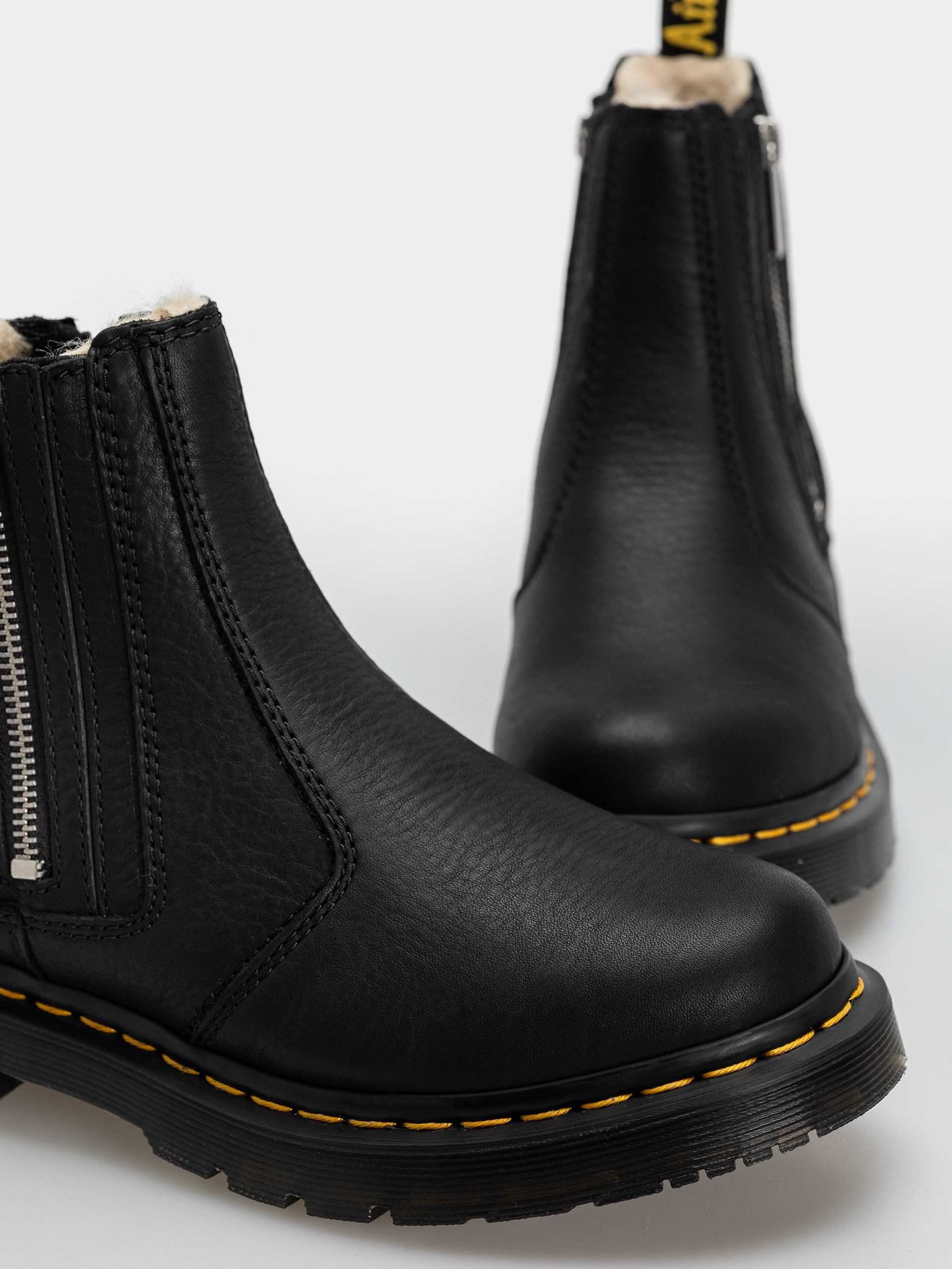 Dr. Martens 2976 Alyson w Zips Wmn Cipők (black)