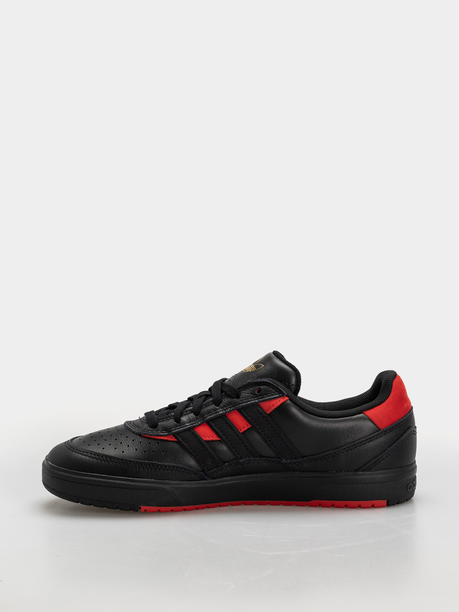 adidas Tyshawn II Cipők (cblack/cblack/betsca)