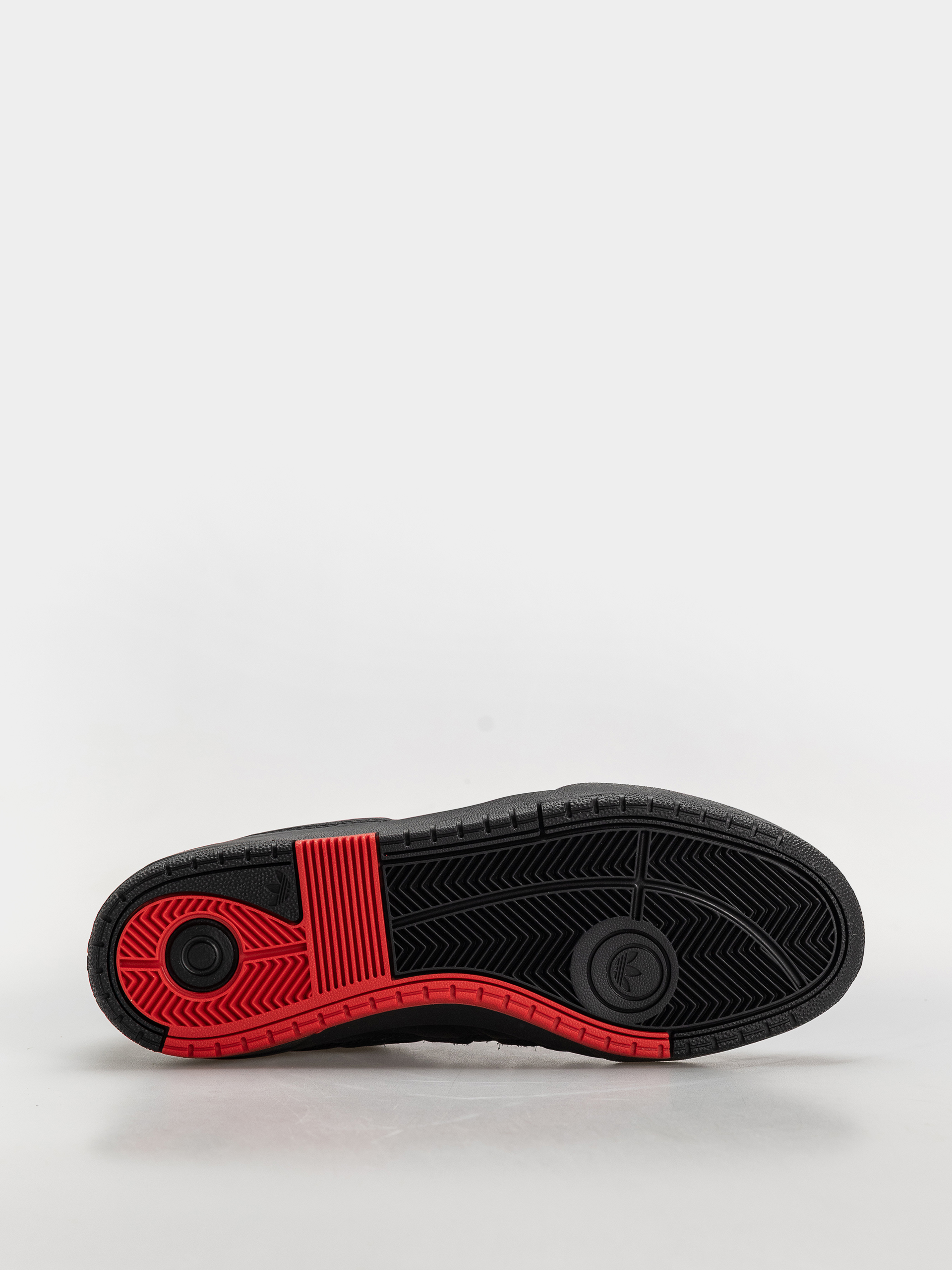 adidas Tyshawn II Cipők (cblack/cblack/betsca)