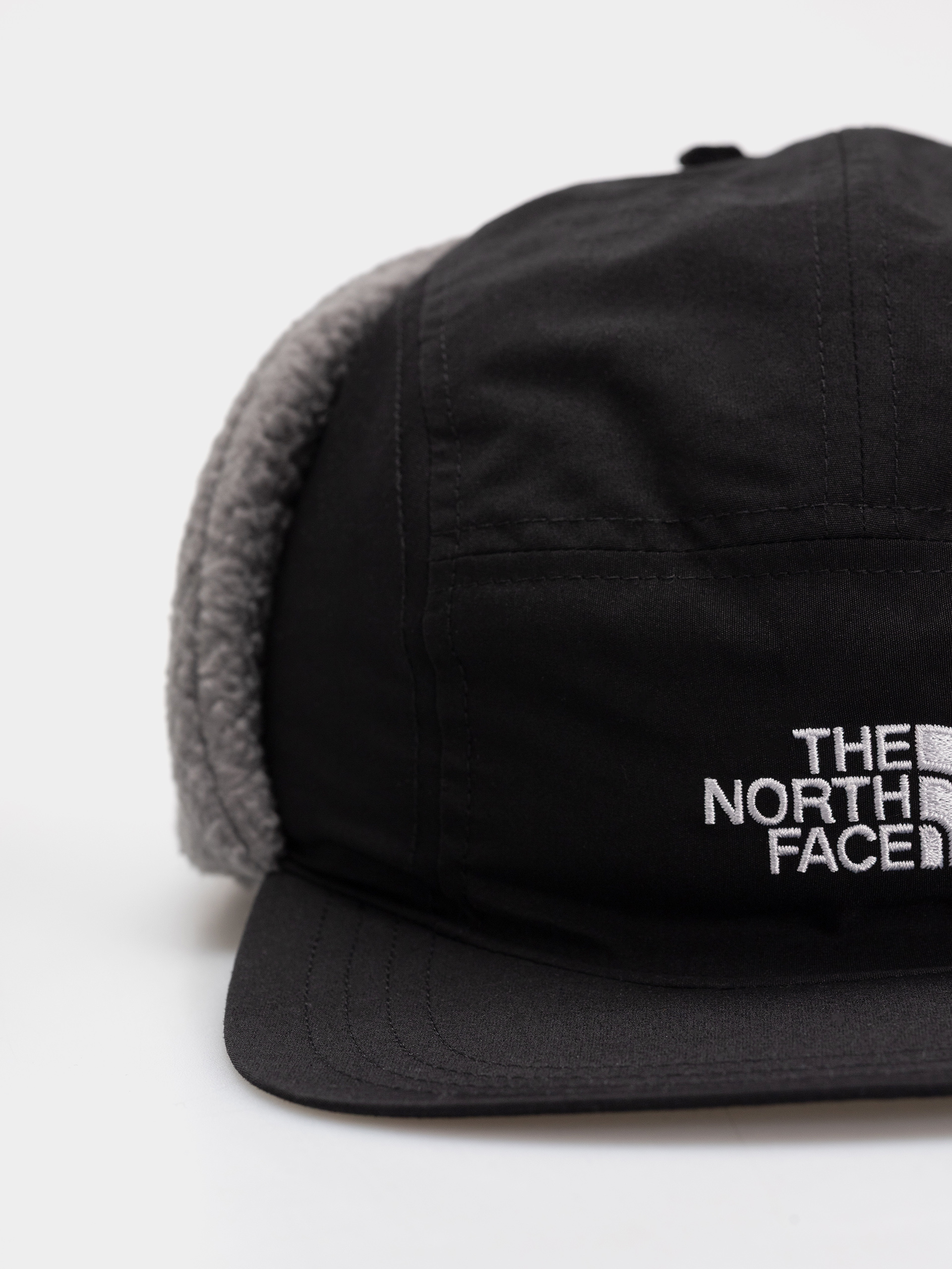 Sapka The North Face Yumiori Trapper (tnf black/smoked pearl)