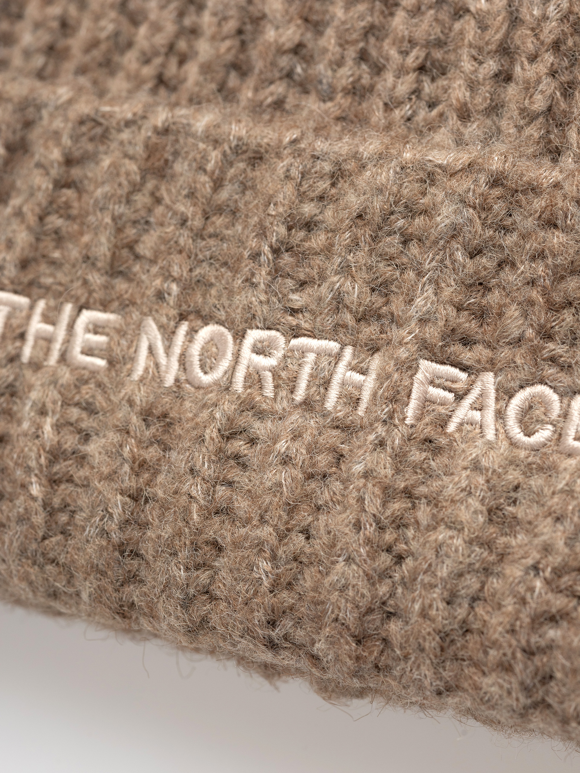 The North Face Fohair Cabin Sapka (garnet)