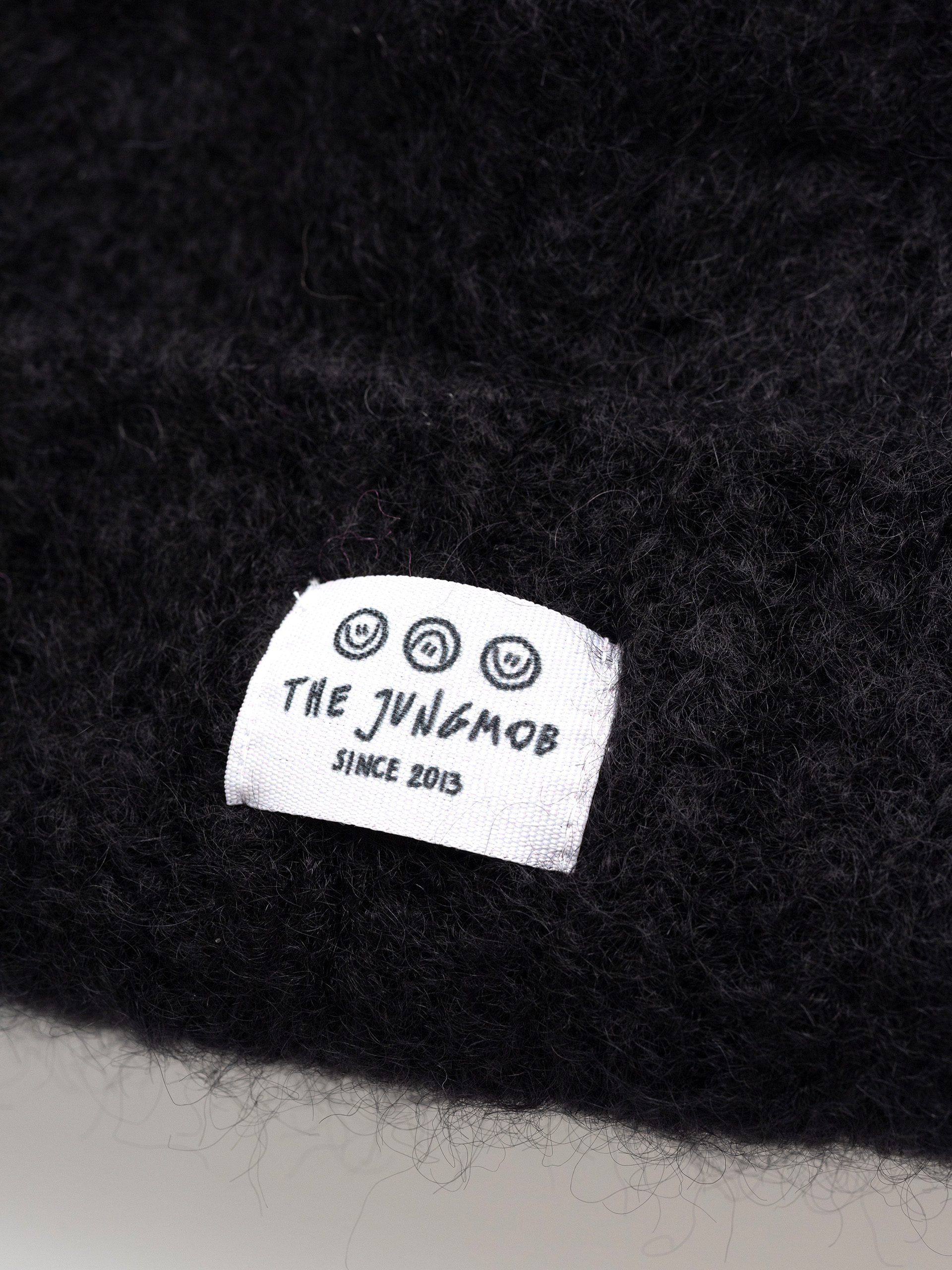 Jungmob Moher Fluffy Sapka (black)