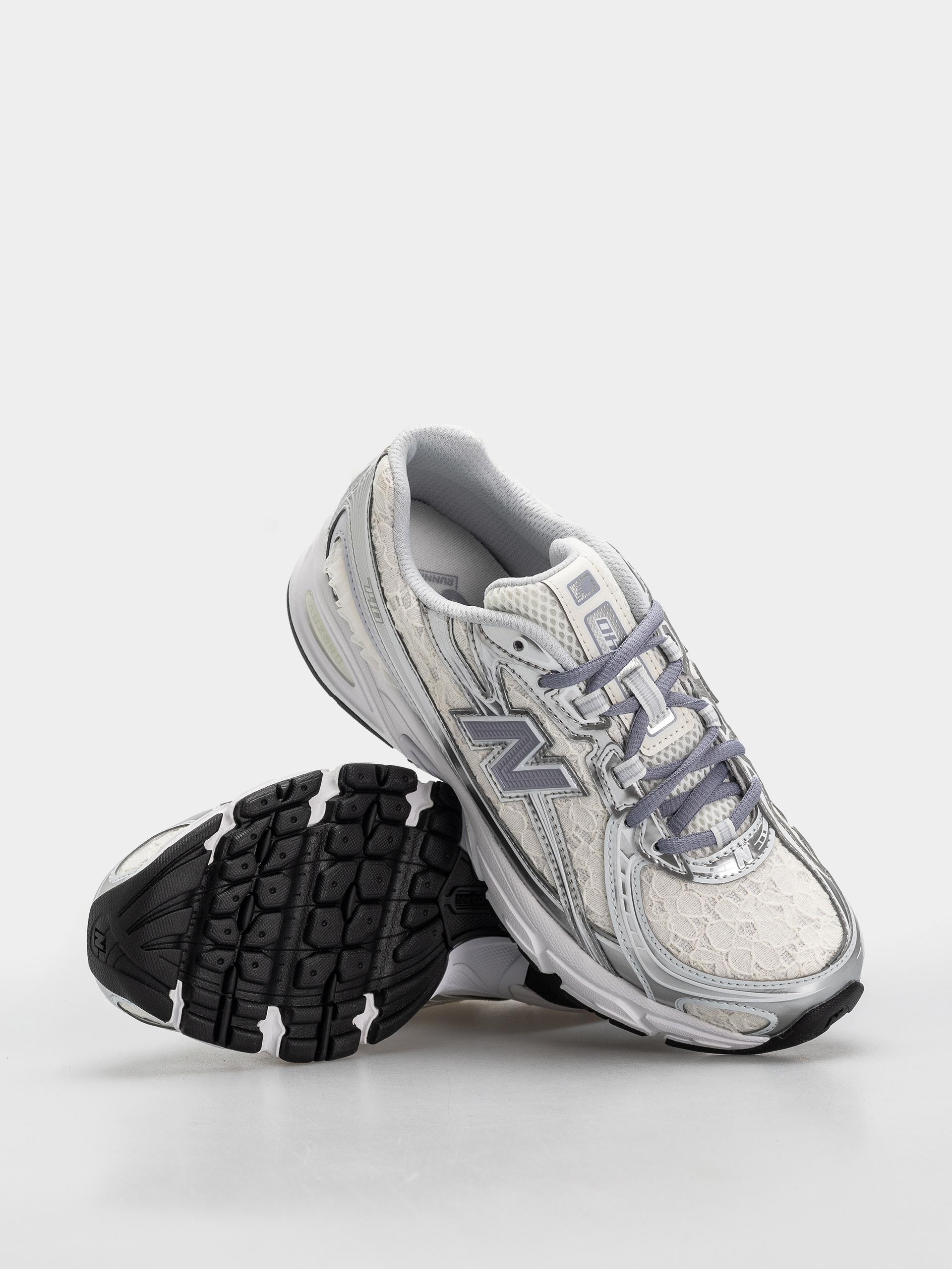 New Balance 740 Cipők (linen/silver metallic)