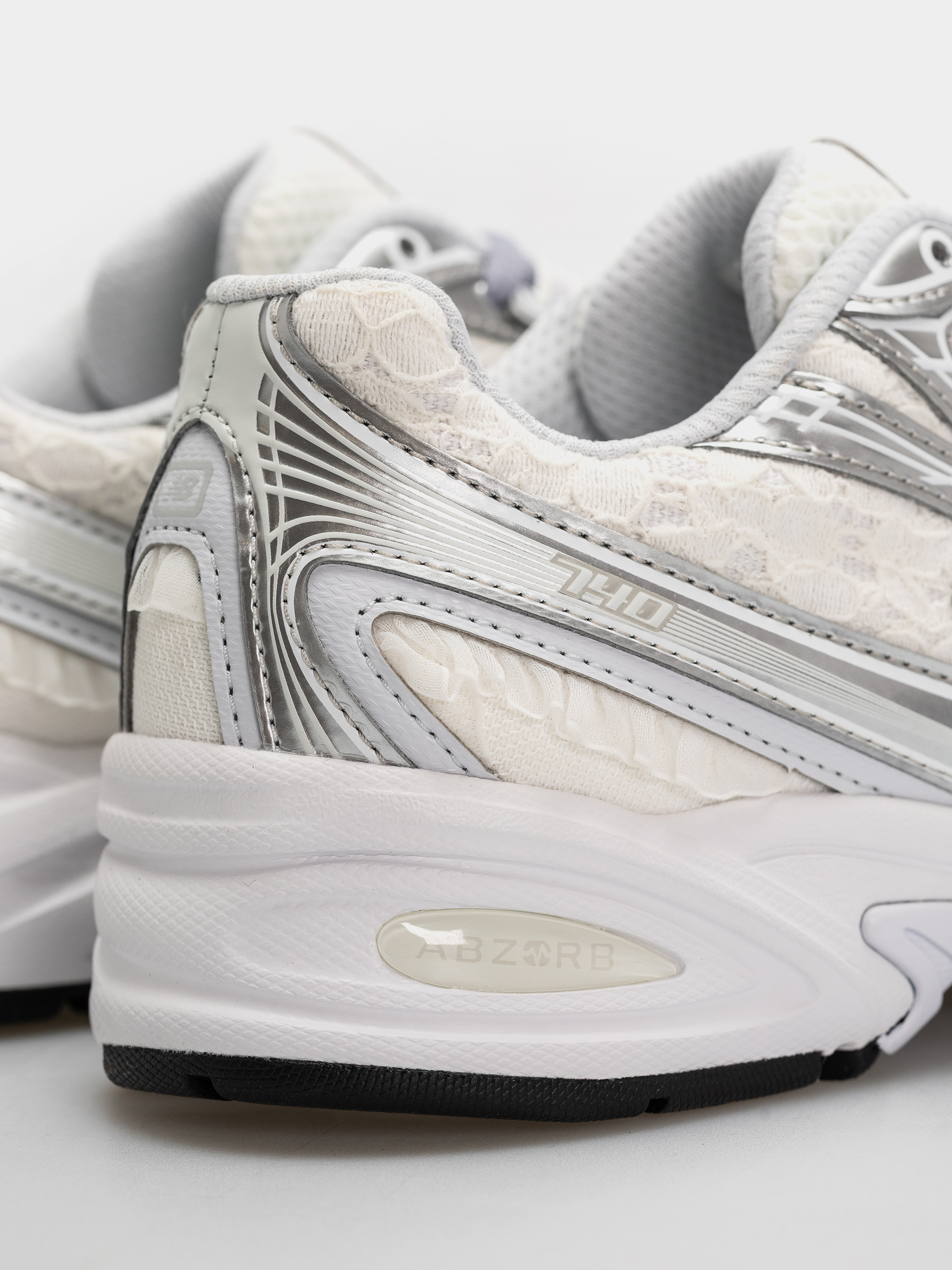 New Balance 740 Cipők (linen/silver metallic)