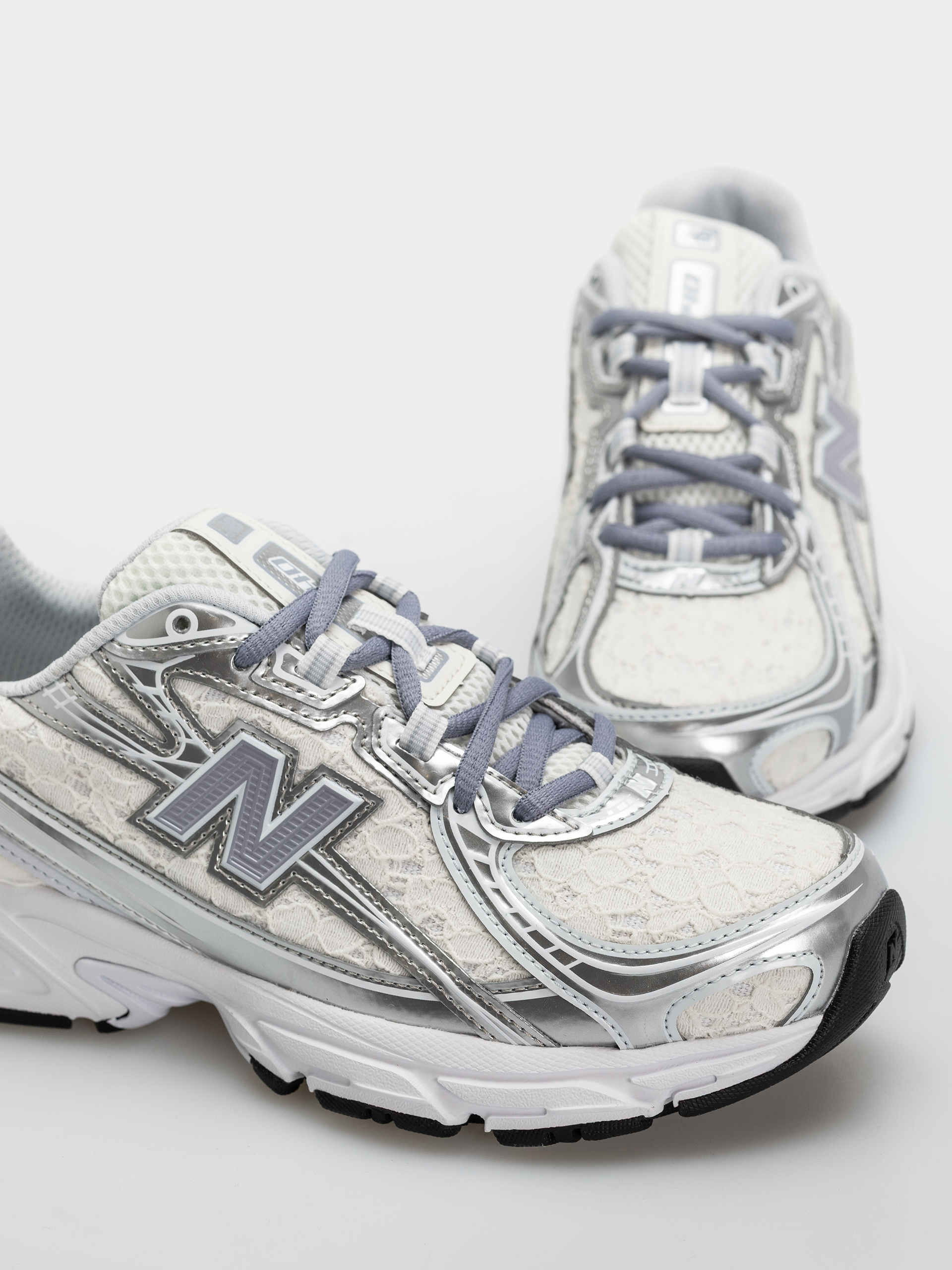 New Balance 740 Cipők (linen/silver metallic)