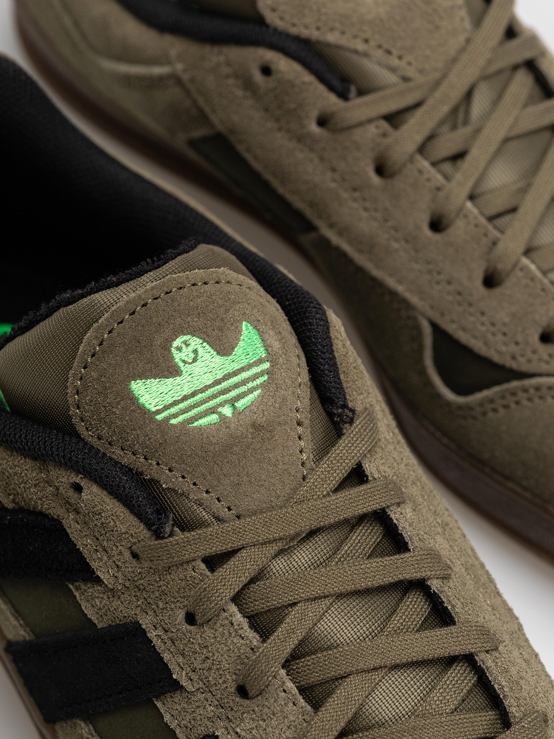 adidas Aloha Super Cipők (olistr/cblack/gum5)