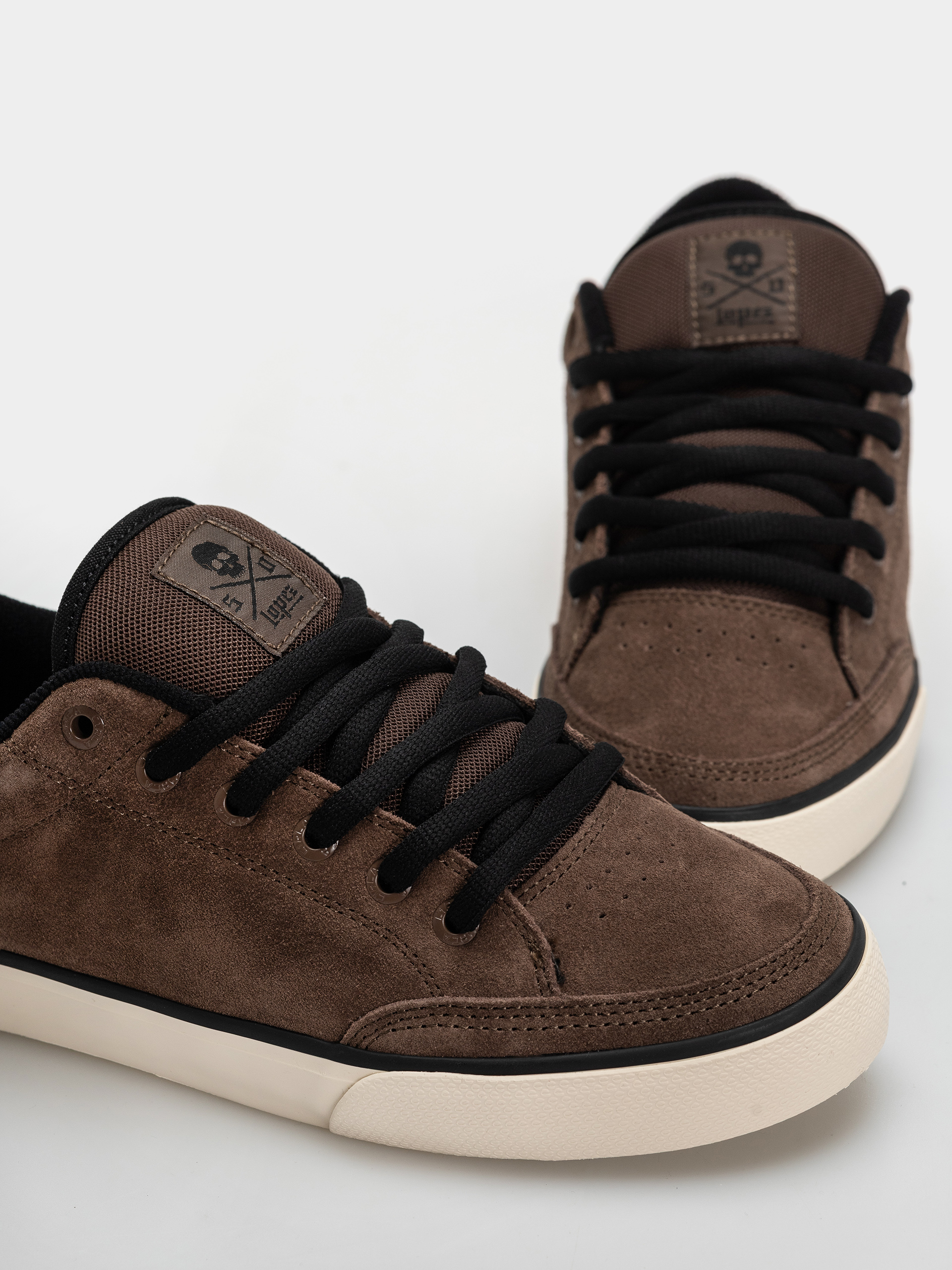 Circa Al 50 Cipők (dark earth black ivory)