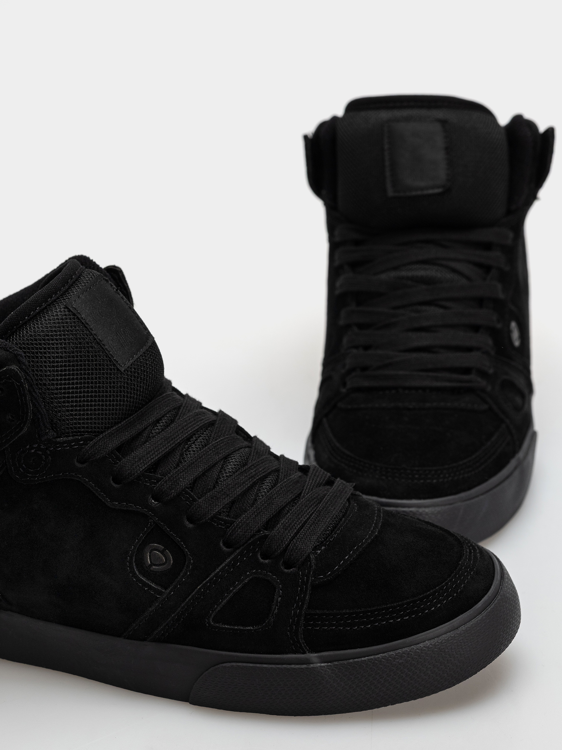 Circa 99 Vulc Hi Cipők (black)