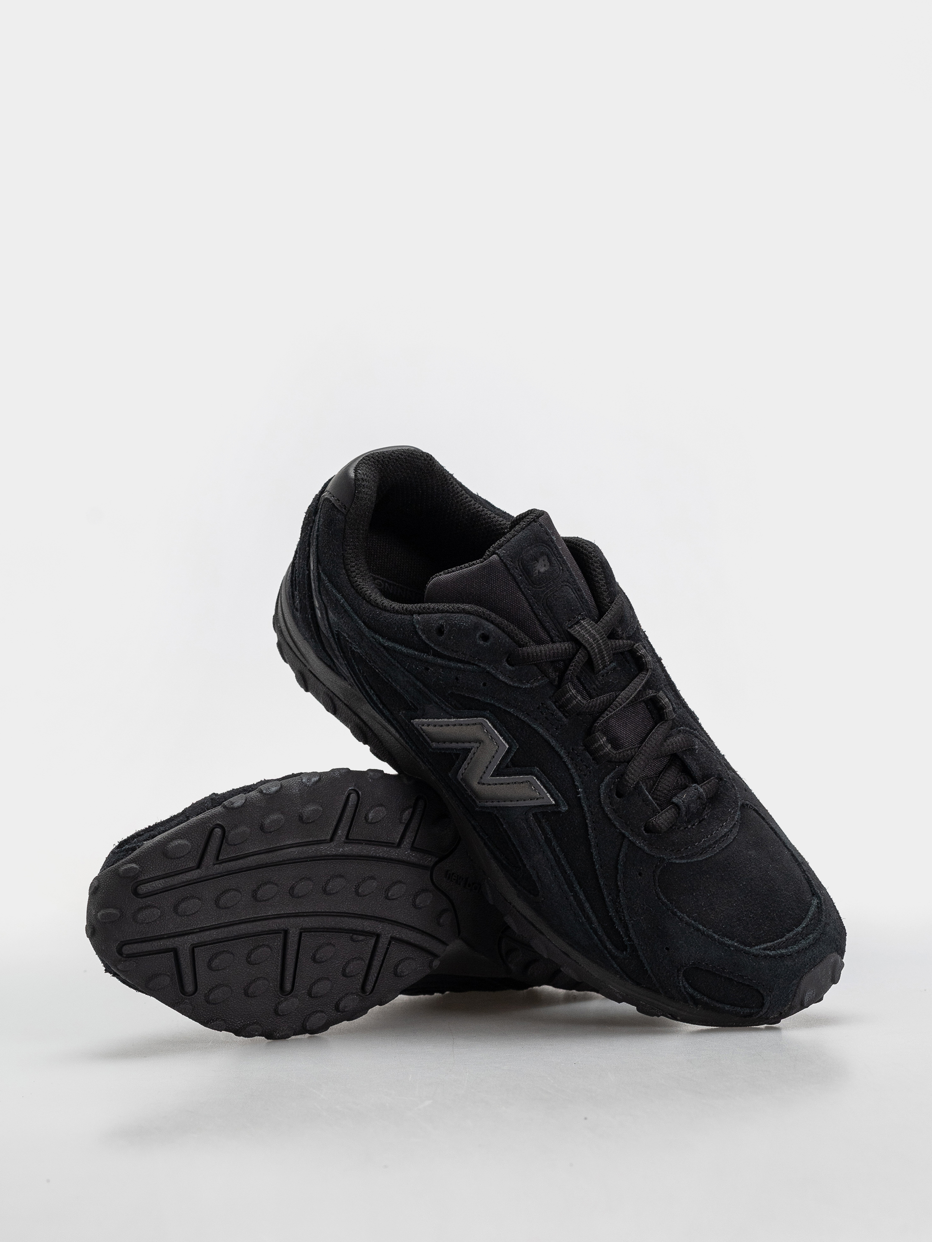 New Balance 204L Cipők (black/black cement)