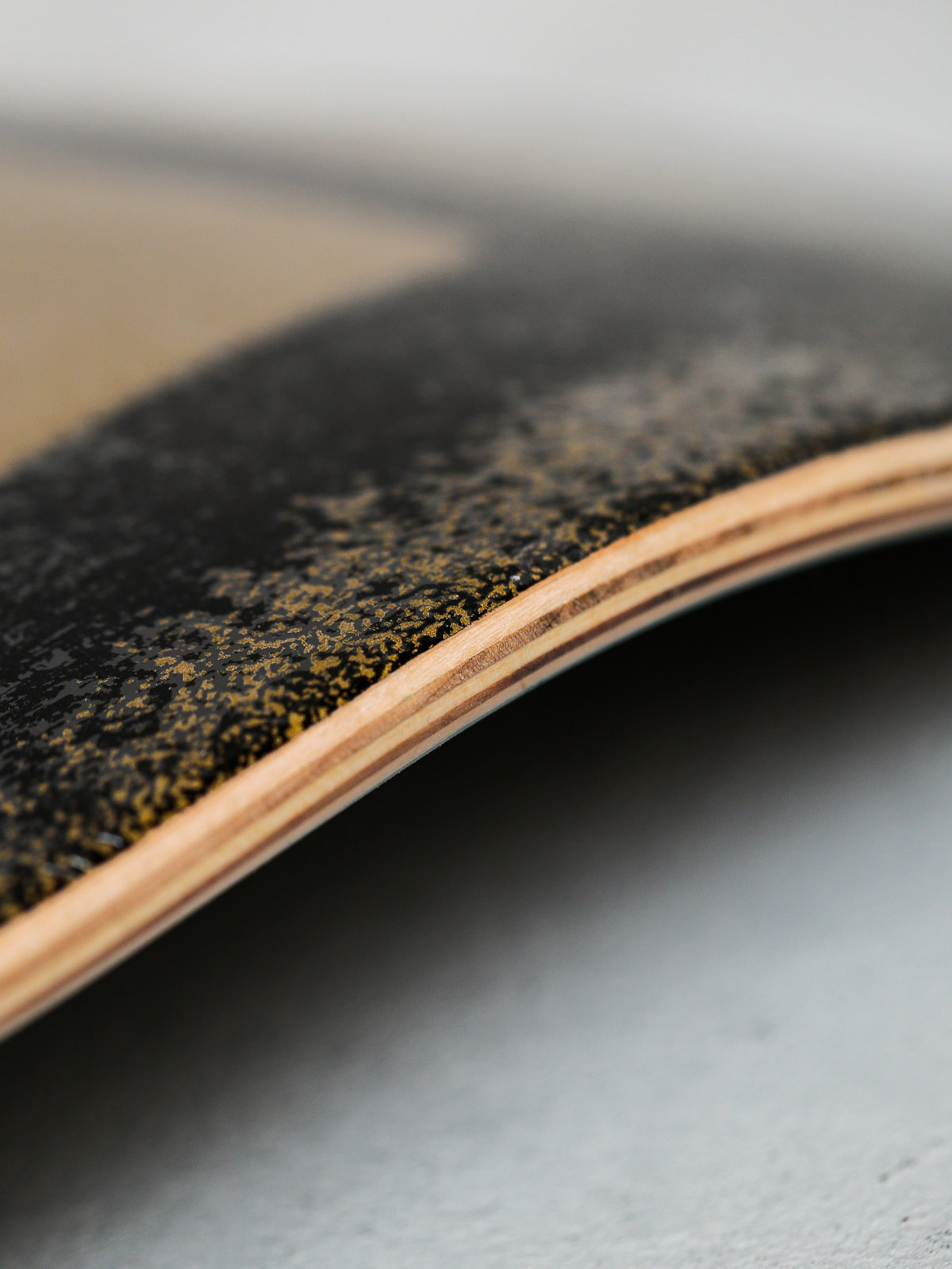 Deszka DGK Price Point (black/gold)