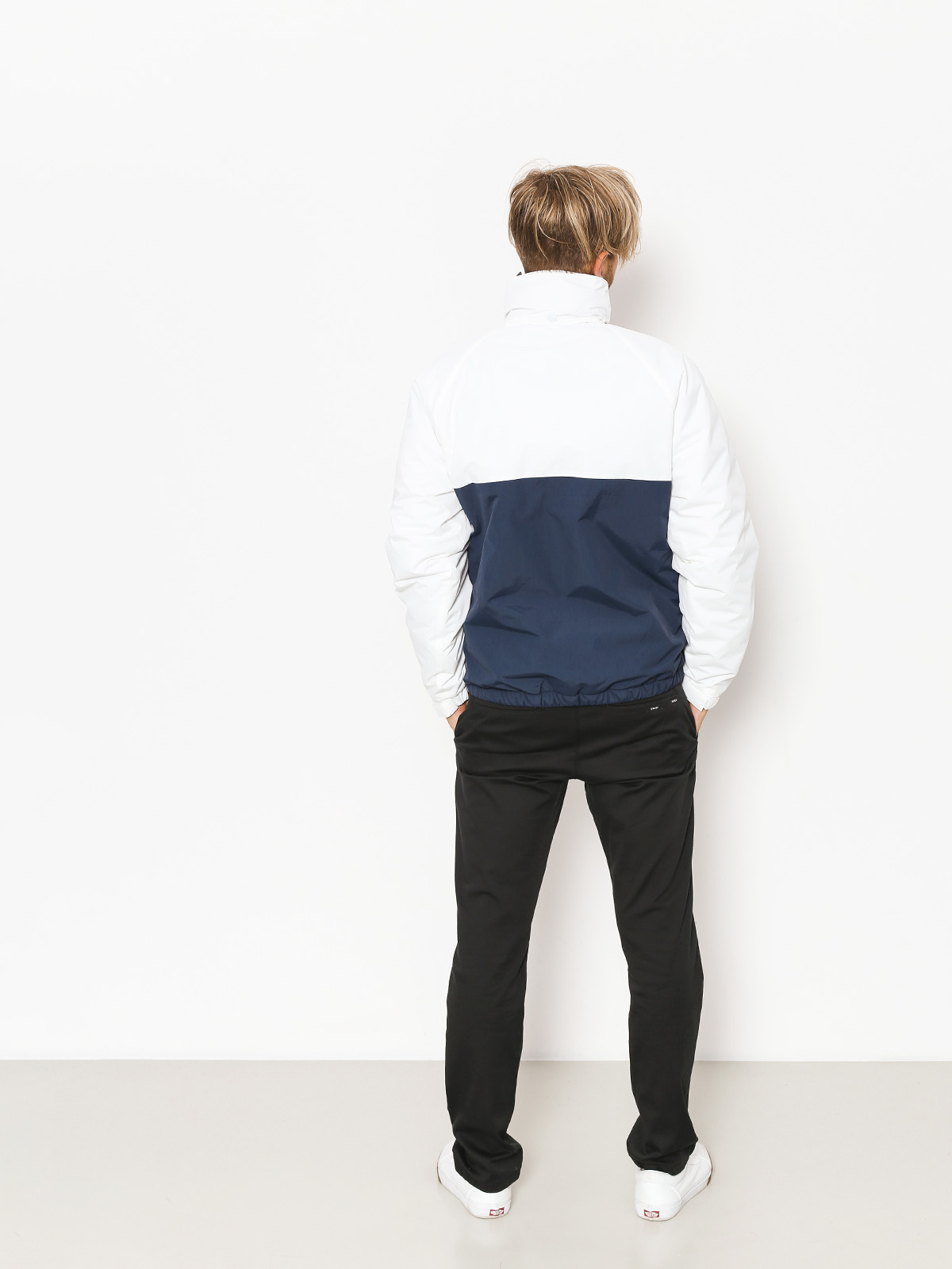 DC Howsthat Dzseki (black iris)